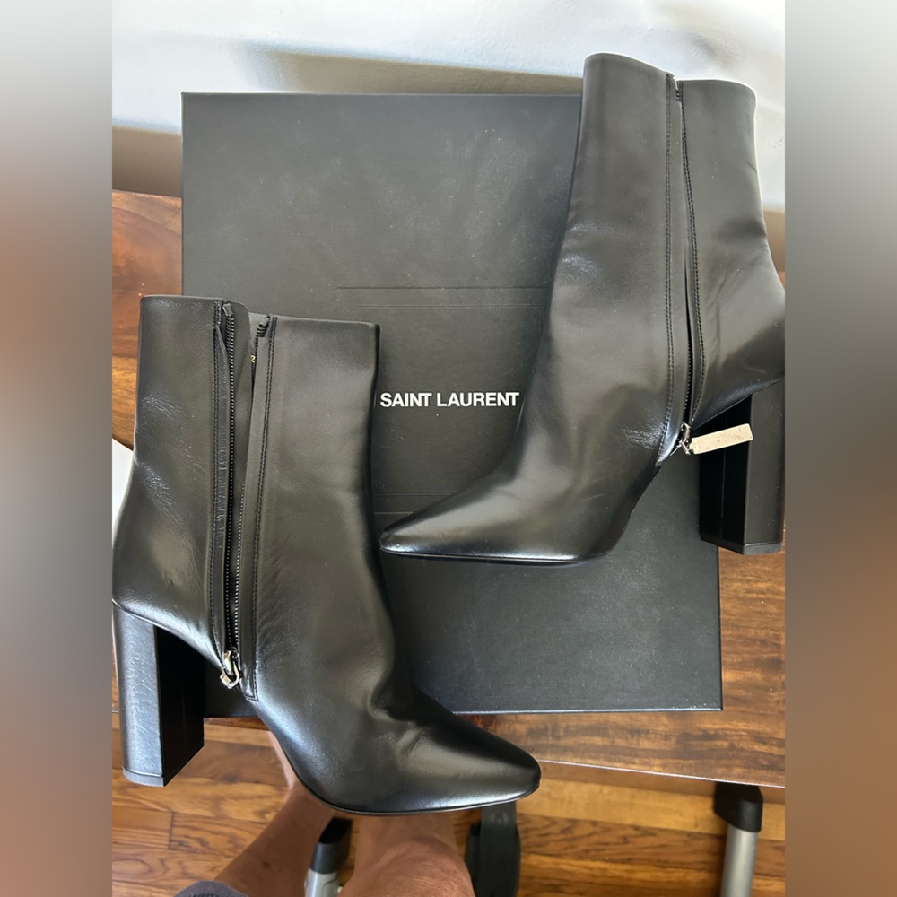 SAINT LAURENT LOU BOOT SIZE 38 
New with box and dust bag - Picture 3 of 6